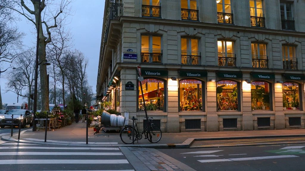 Vue d'ensemble de l'atelier-boutique de 320 m² au 27 rue de Charonne, Paris 11e.